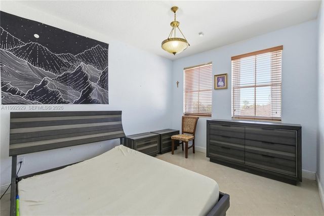 15184 SW 20th St, Miami, FL 33185