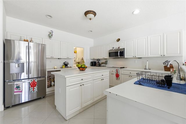 15184 SW 20th St, Miami, FL 33185