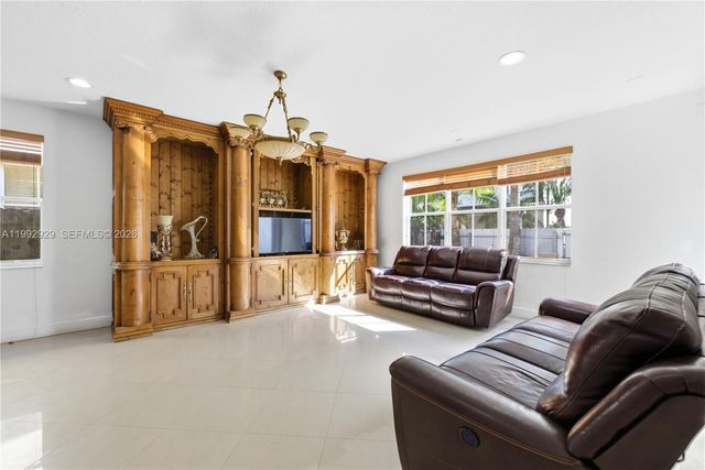 15184 SW 20th St, Miami, FL 33185