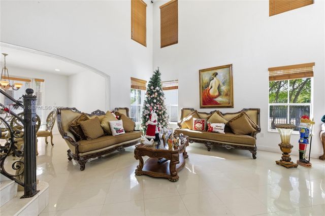 15184 SW 20th St, Miami, FL 33185