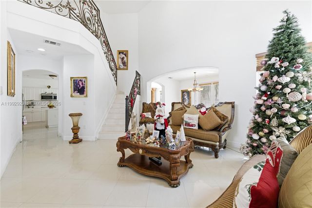 15184 SW 20th St, Miami, FL 33185