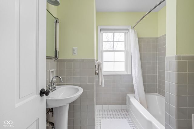 105 Berkley Road, Indianapolis, IN 46208