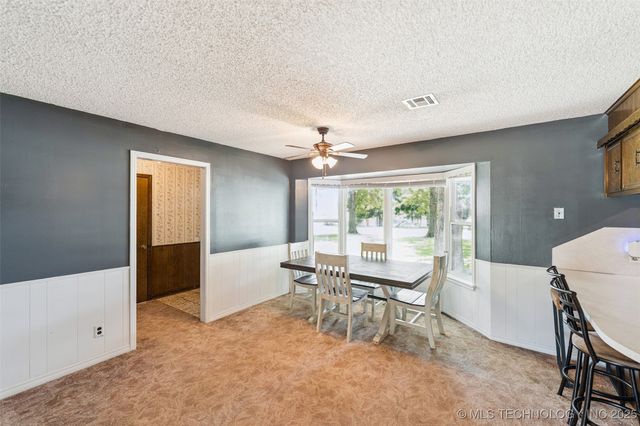 1180 W Country Club Road, Claremore, OK 74017