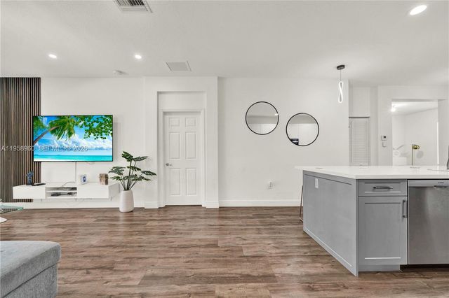 3472 NE 2nd St, Homestead, FL 33033