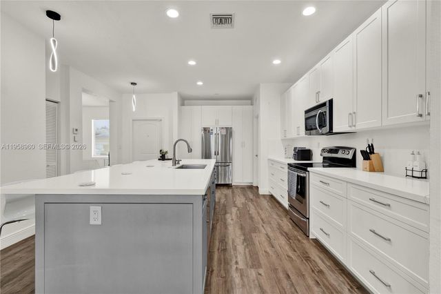 3472 NE 2nd St, Homestead, FL 33033