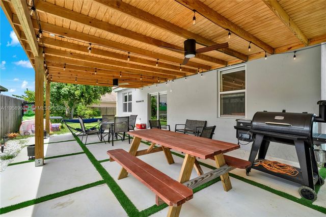 3472 NE 2nd St, Homestead, FL 33033