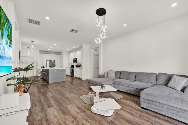 3472 NE 2nd St, Homestead, FL 33033