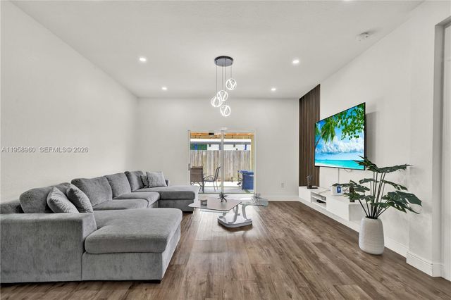 3472 NE 2nd St, Homestead, FL 33033