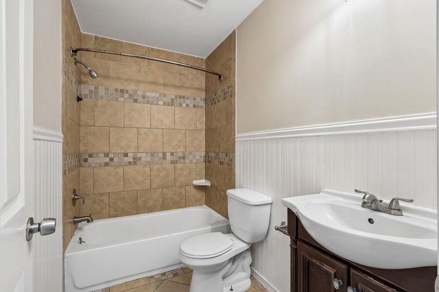 36 GARVEY LN, Newark, DE 19702