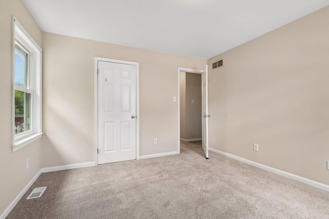 36 GARVEY LN, Newark, DE 19702