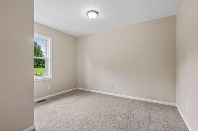 36 GARVEY LN, Newark, DE 19702