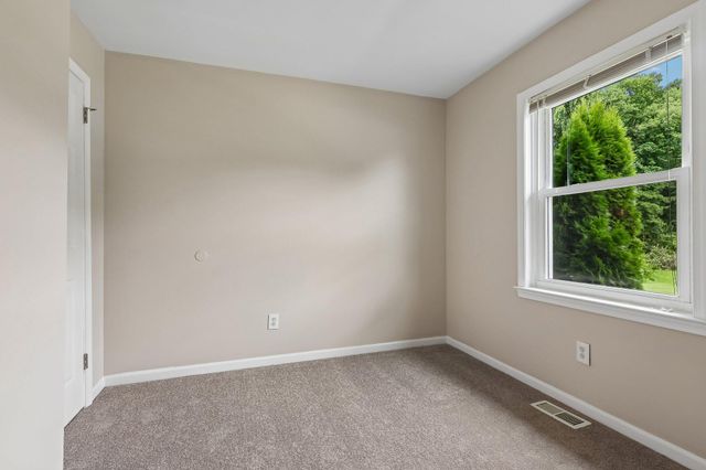 36 GARVEY LN, Newark, DE 19702