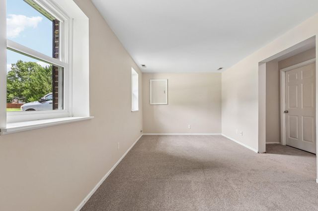 36 GARVEY LN, Newark, DE 19702