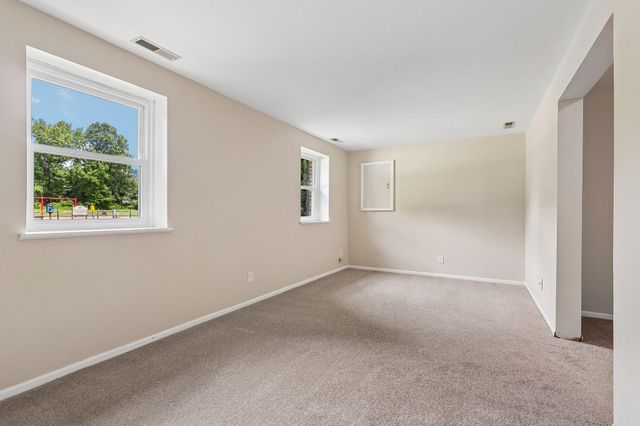 36 GARVEY LN, Newark, DE 19702
