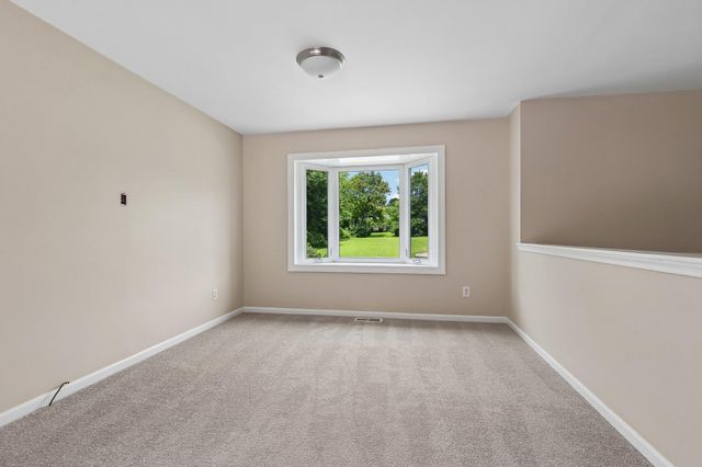 36 GARVEY LN, Newark, DE 19702