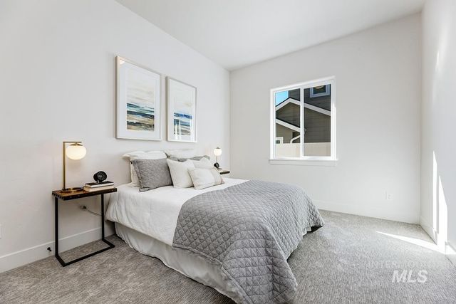 9275 W Sooty Grouse Ct, Boise, ID 83714