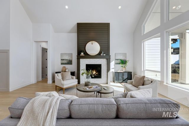 9275 W Sooty Grouse Ct, Boise, ID 83714