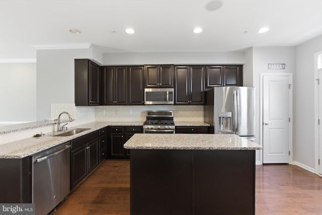 10510 PRESIDENTIAL PKWY, Upper Marlboro, MD 20772