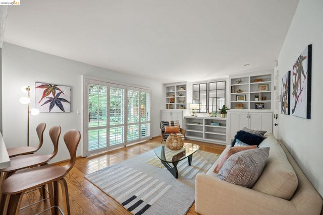 206 Sheila Ct, Moraga, CA 94556