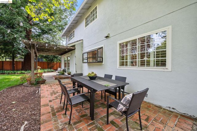 206 Sheila Ct, Moraga, CA 94556