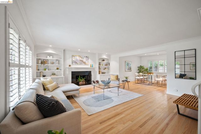 206 Sheila Ct, Moraga, CA 94556