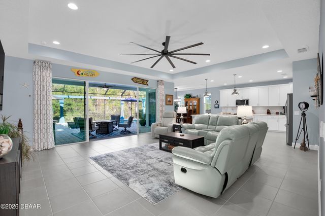 228 Cheeseburger Drive, Daytona Beach, FL 32124