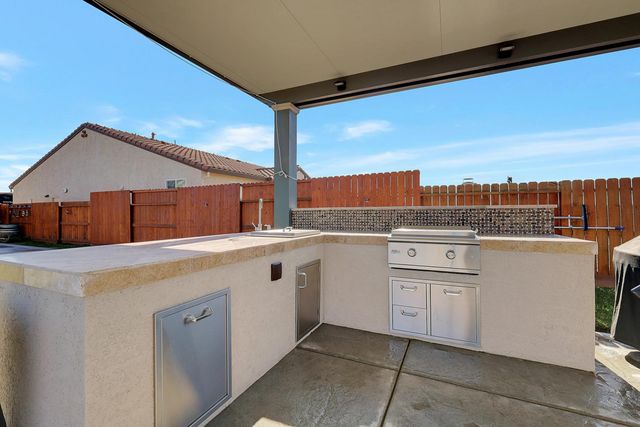 2014 Coffee Creek Way, Plumas Lake, CA 95961