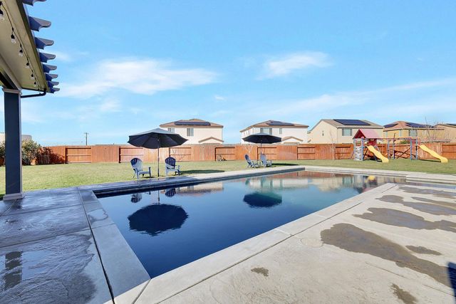 2014 Coffee Creek Way, Plumas Lake, CA 95961