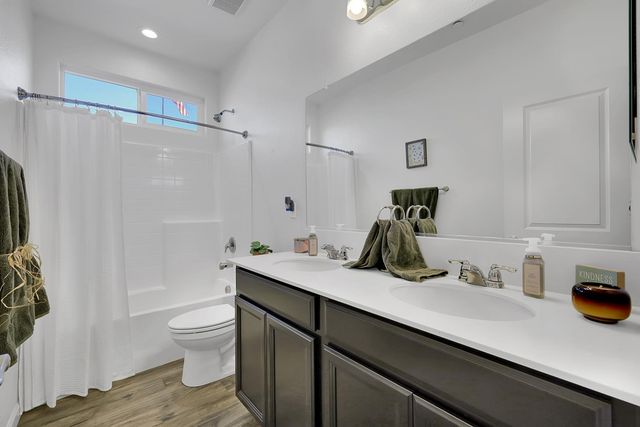 2014 Coffee Creek Way, Plumas Lake, CA 95961