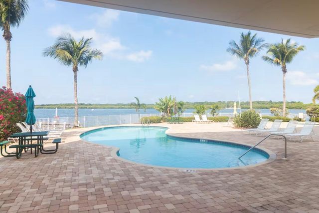 8800 BAY PINES BOULEVARD 320, St Petersburg, FL 33709