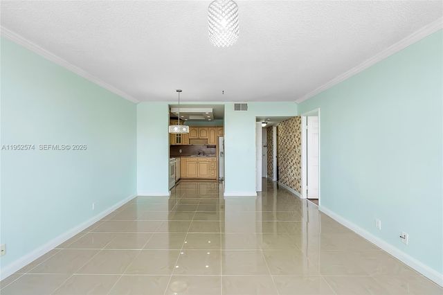 2025 NE 164th St 907, North Miami Beach, FL 33162