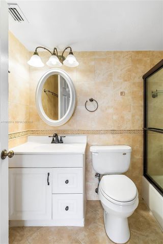 2025 NE 164th St 907, North Miami Beach, FL 33162