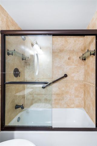 2025 NE 164th St 907, North Miami Beach, FL 33162