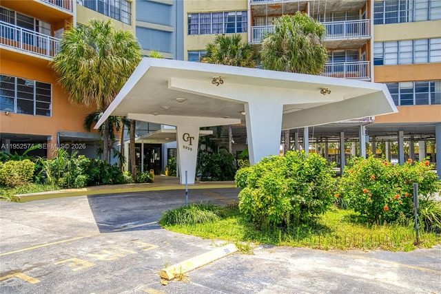 2025 NE 164th St 907, North Miami Beach, FL 33162