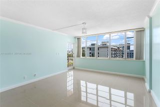 2025 NE 164th St 907, North Miami Beach, FL 33162