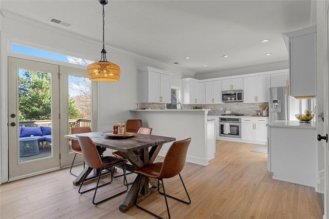 108 Woodview Court, Woodstock, GA 30188