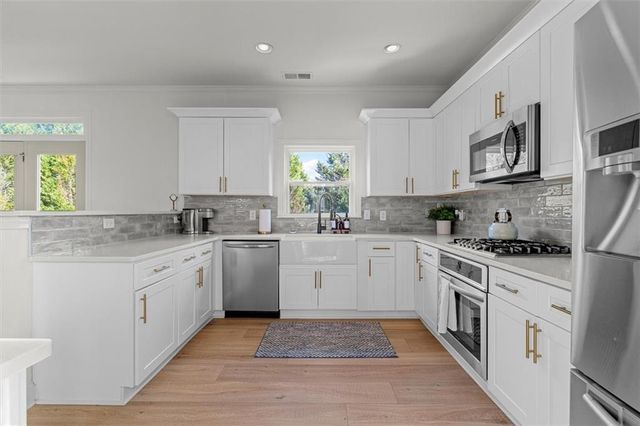 108 Woodview Court, Woodstock, GA 30188