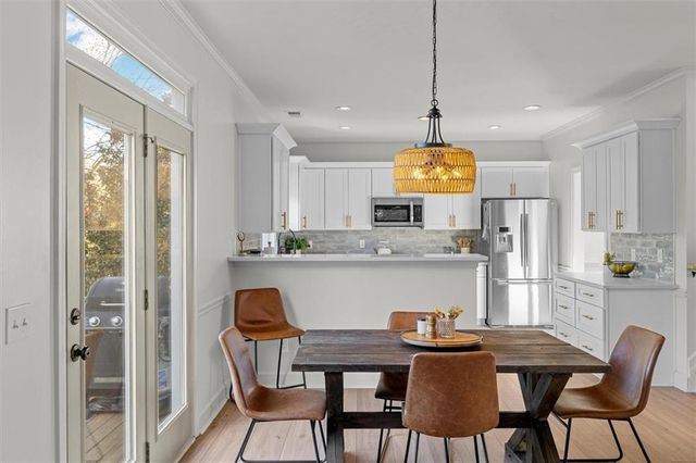 108 Woodview Court, Woodstock, GA 30188