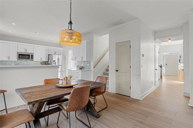 108 Woodview Court, Woodstock, GA 30188