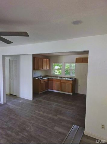 31 Louise Lane, Cahokia, IL 62206