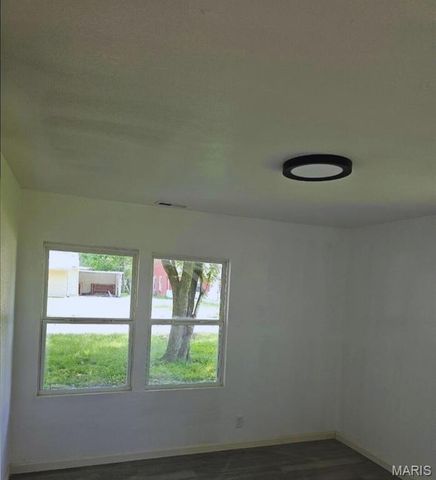 31 Louise Lane, Cahokia, IL 62206