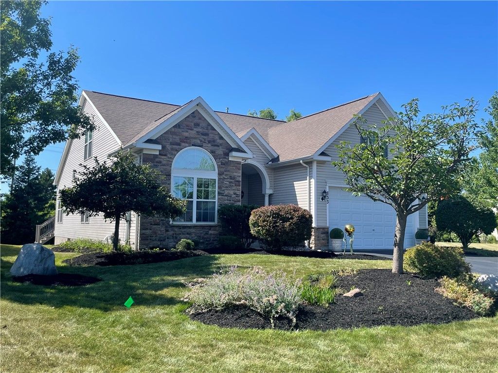 833 Surrey Hill, Henrietta, NY 14623