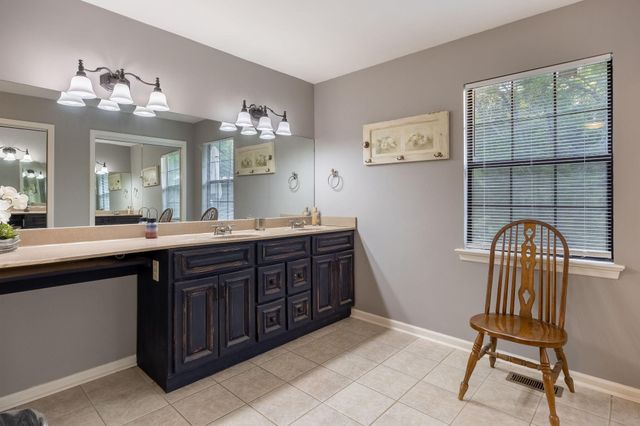 1822 Mountain Bay Drive, Hixson, TN 37343