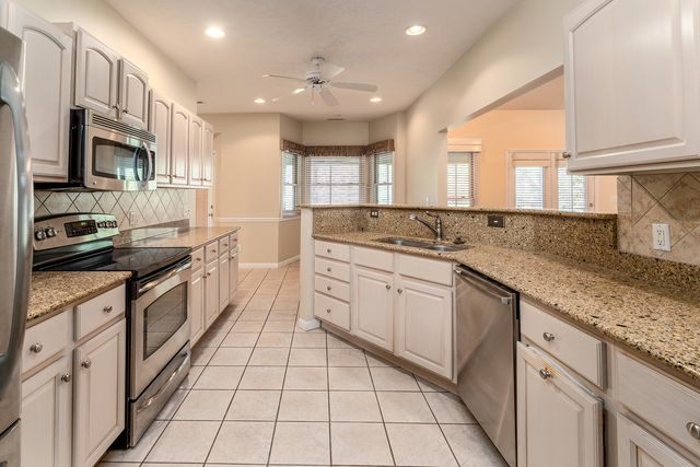 15 Lake Indian Hills Circle, Carbondale, IL 62901