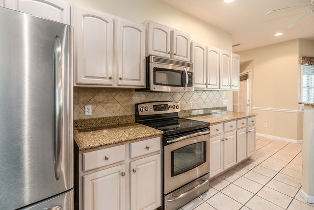 15 Lake Indian Hills Circle, Carbondale, IL 62901