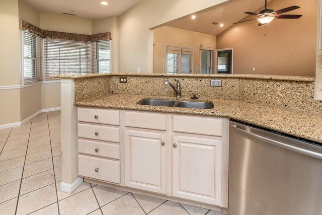 15 Lake Indian Hills Circle, Carbondale, IL 62901