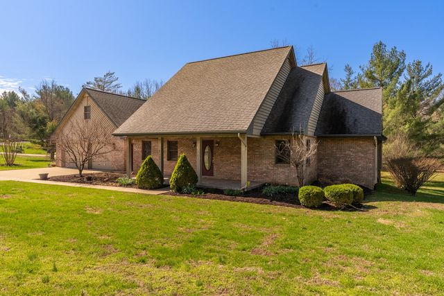 15 Lake Indian Hills Circle, Carbondale, IL 62901