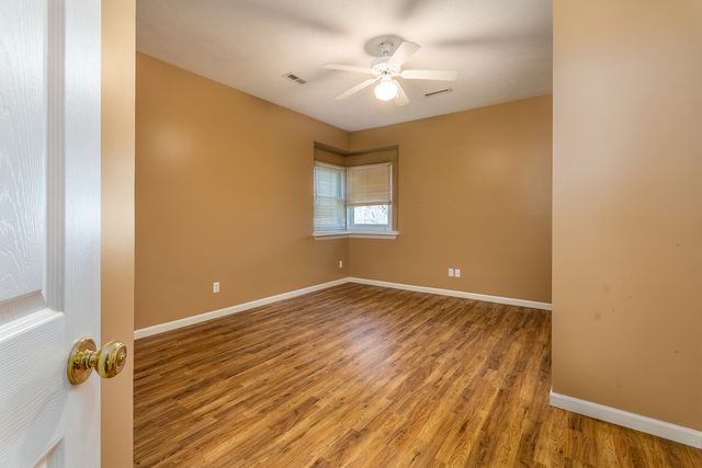 15 Lake Indian Hills Circle, Carbondale, IL 62901