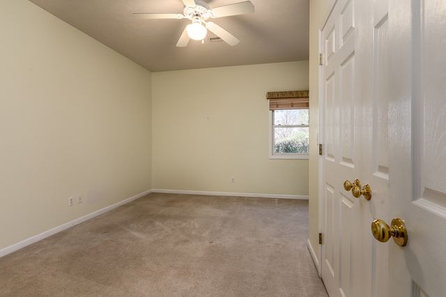 15 Lake Indian Hills Circle, Carbondale, IL 62901