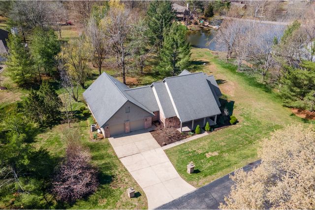 15 Lake Indian Hills Circle, Carbondale, IL 62901